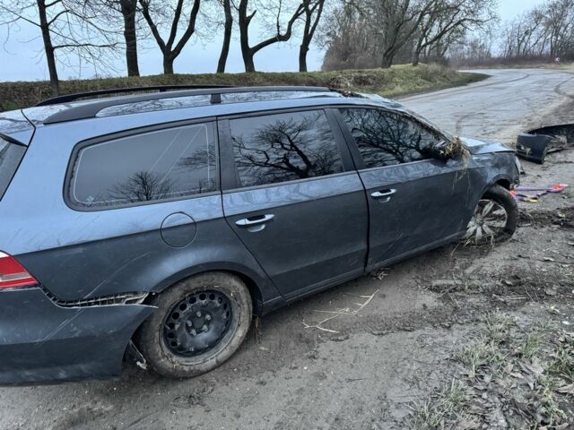 Сірий Фольксваген Пассат Варіант, об'ємом двигуна 1.6 л та пробігом 225 тис. км за 4200 $, фото 1 на Automoto.ua