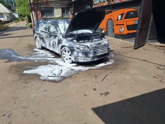 Сірий Фольксваген Пассат Варіант, об'ємом двигуна 2 л та пробігом 288 тис. км за 6500 $, фото 1 на Automoto.ua