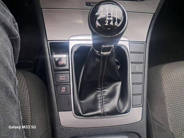 Сірий Фольксваген Пассат Варіант, об'ємом двигуна 1.6 л та пробігом 302 тис. км за 8100 $, фото 1 на Automoto.ua