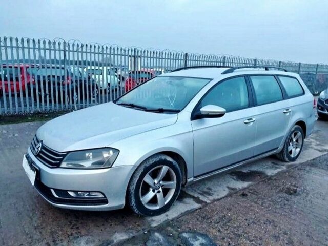 Сірий Фольксваген Пассат Варіант, об'ємом двигуна 2 л та пробігом 315 тис. км за 4450 $, фото 1 на Automoto.ua