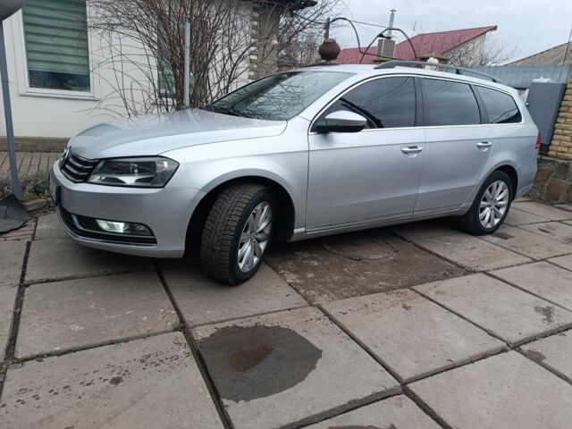 Серый Фольксваген Пассат Вариант, объемом двигателя 2 л и пробегом 300 тыс. км за 10700 $, фото 1 на Automoto.ua
