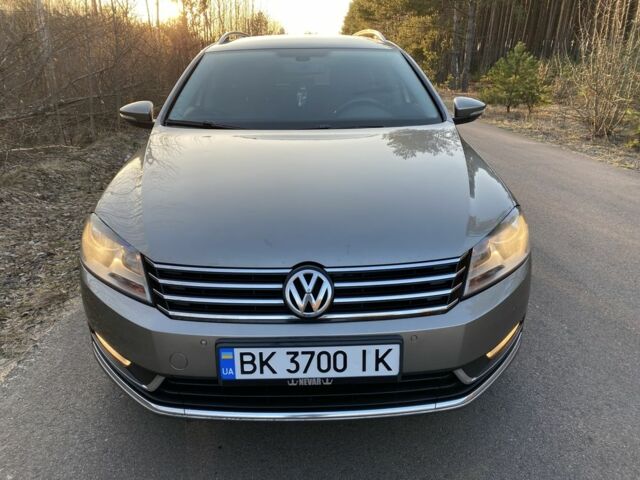 Серый Фольксваген Пассат Вариант, объемом двигателя 1.6 л и пробегом 308 тыс. км за 8800 $, фото 1 на Automoto.ua