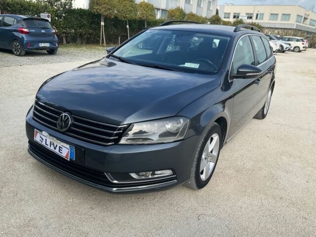 Сірий Фольксваген Пассат Варіант, об'ємом двигуна 2 л та пробігом 230 тис. км за 7724 $, фото 1 на Automoto.ua