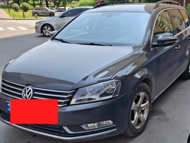Сірий Фольксваген Пассат Варіант, об'ємом двигуна 2 л та пробігом 296 тис. км за 9099 $, фото 1 на Automoto.ua
