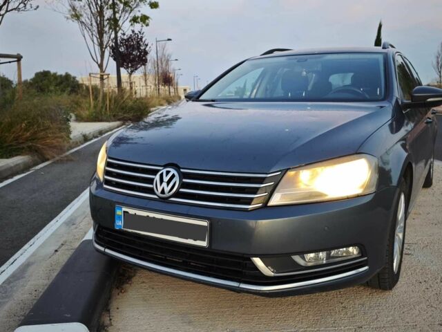 Фольксваген Пассат Вариант 2013 в Кременчуге на Automoto.ua Серый Фольксваген Пассат Вариант, объемом двигателя 1.4 л и пробегом 271 тыс. км за 8000 $, фото 1 на Automoto.ua