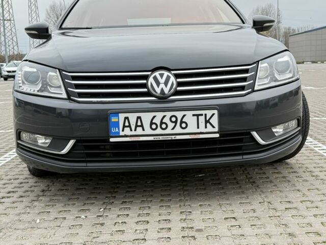 Сірий Фольксваген Пассат Варіант, об'ємом двигуна 2 л та пробігом 324 тис. км за 13500 $, фото 1 на Automoto.ua