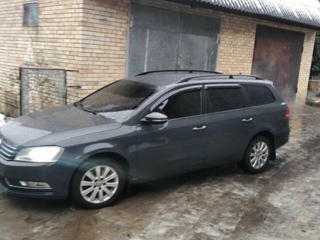 Серый Фольксваген Пассат Вариант, объемом двигателя 2 л и пробегом 328 тыс. км за 10500 $, фото 1 на Automoto.ua