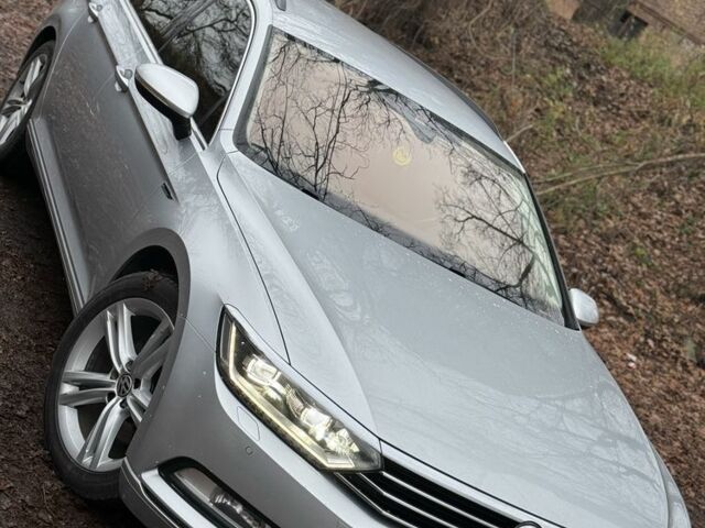 Серый Фольксваген Пассат Вариант, объемом двигателя 2 л и пробегом 211 тыс. км за 15750 $, фото 1 на Automoto.ua