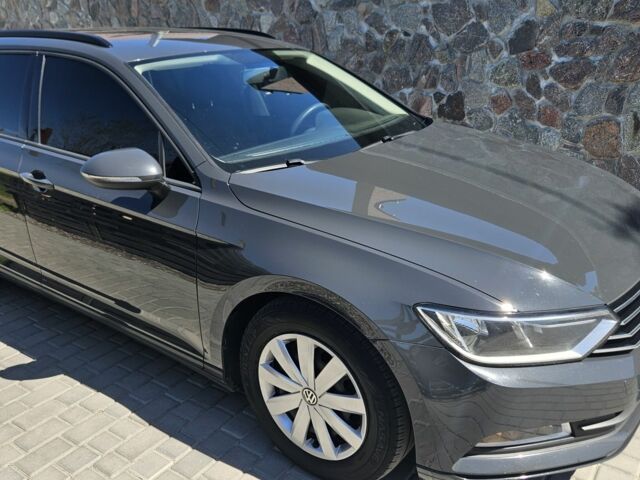 Сірий Фольксваген Пассат Варіант, об'ємом двигуна 1.6 л та пробігом 295 тис. км за 12800 $, фото 1 на Automoto.ua