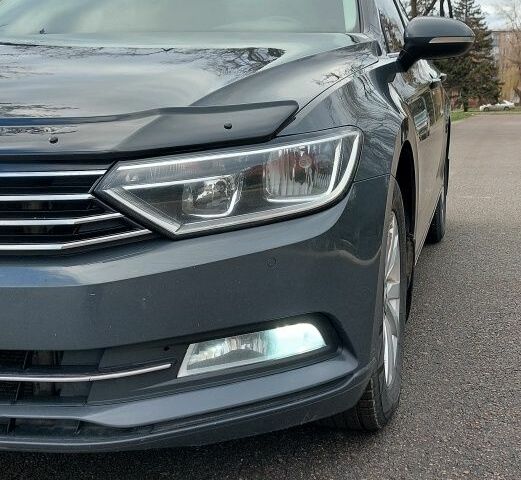 Серый Фольксваген Пассат Вариант, объемом двигателя 0 л и пробегом 234 тыс. км за 13000 $, фото 1 на Automoto.ua