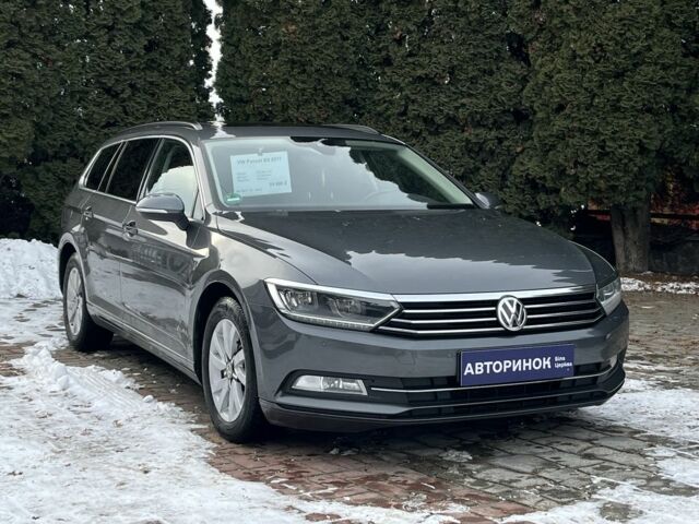 Серый Фольксваген Пассат Вариант, объемом двигателя 1.6 л и пробегом 211 тыс. км за 14900 $, фото 1 на Automoto.ua