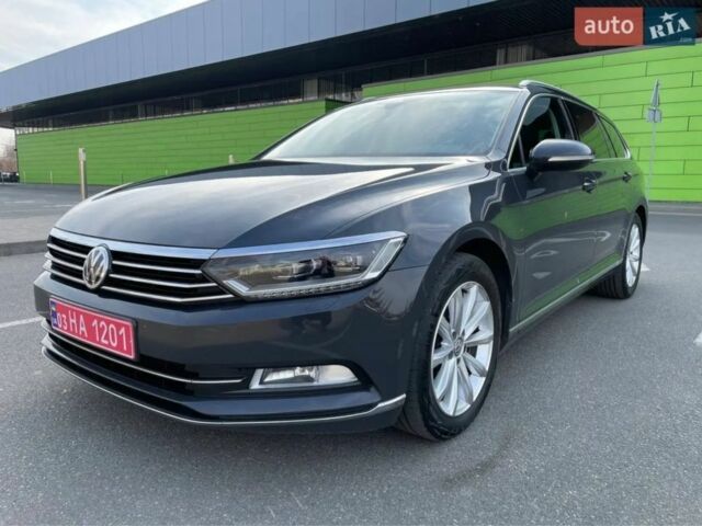 Сірий Фольксваген Пассат Варіант, об'ємом двигуна 2 л та пробігом 213 тис. км за 17662 $, фото 1 на Automoto.ua