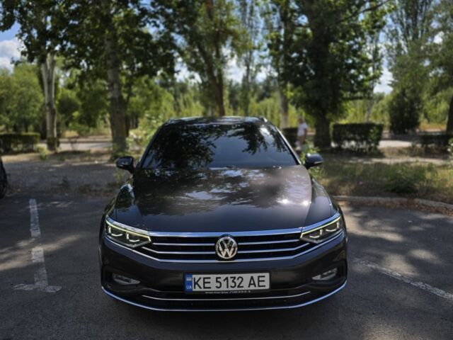 Серый Фольксваген Пассат Вариант, объемом двигателя 2 л и пробегом 190 тыс. км за 21500 $, фото 1 на Automoto.ua