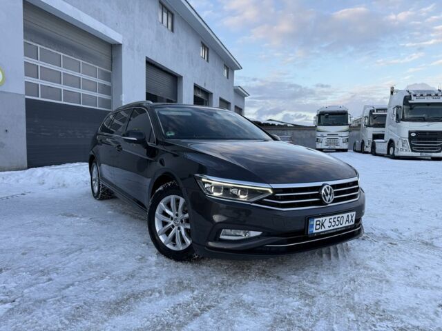 Серый Фольксваген Пассат Вариант, объемом двигателя 2 л и пробегом 254 тыс. км за 19900 $, фото 1 на Automoto.ua