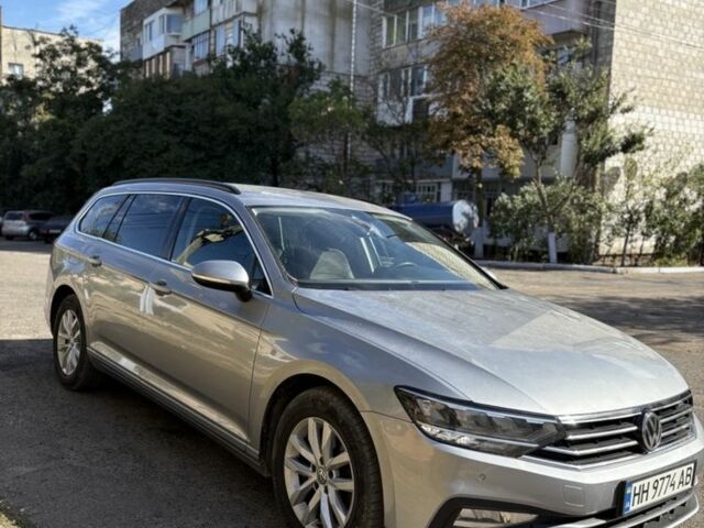 Серый Фольксваген Пассат Вариант, объемом двигателя 2 л и пробегом 211 тыс. км за 23000 $, фото 1 на Automoto.ua