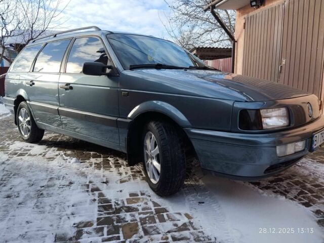 Синій Фольксваген Пассат Варіант, об'ємом двигуна 1.6 л та пробігом 277 тис. км за 2500 $, фото 1 на Automoto.ua