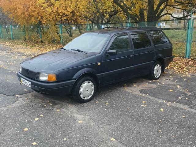 Фольксваген Пассат Вариант 1988 в Харькове на Automoto.ua Синий Фольксваген Пассат Вариант, объемом двигателя 1.8 л и пробегом 300 тыс. км за 1150 $, фото 1 на Automoto.ua