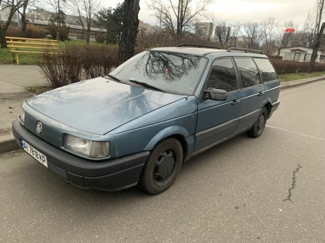 Синій Фольксваген Пассат Варіант, об'ємом двигуна 1.8 л та пробігом 300 тис. км за 1422 $, фото 1 на Automoto.ua