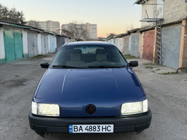 Синий Фольксваген Пассат Вариант, объемом двигателя 1.8 л и пробегом 385 тыс. км за 1350 $, фото 1 на Automoto.ua