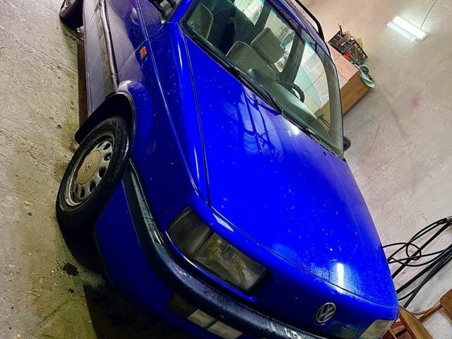 Синий Фольксваген Пассат Вариант, объемом двигателя 2 л и пробегом 247 тыс. км за 1750 $, фото 1 на Automoto.ua