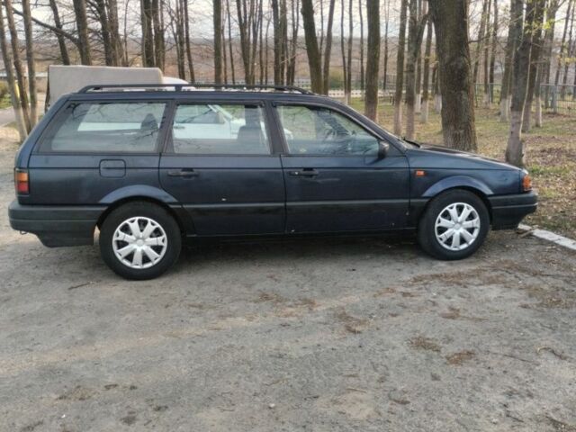 Синий Фольксваген Пассат Вариант, объемом двигателя 1.8 л и пробегом 410 тыс. км за 1100 $, фото 1 на Automoto.ua