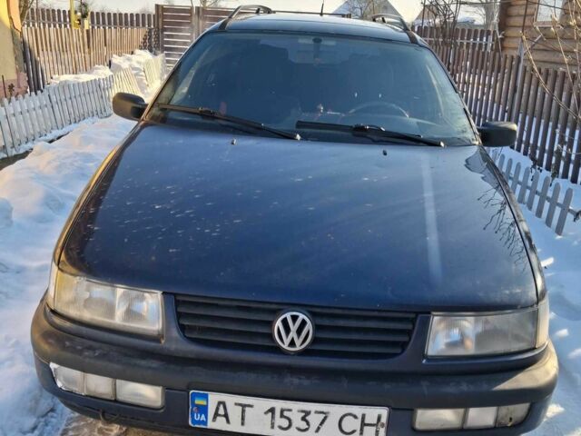 Синий Фольксваген Пассат Вариант, объемом двигателя 1.8 л и пробегом 300 тыс. км за 2000 $, фото 1 на Automoto.ua