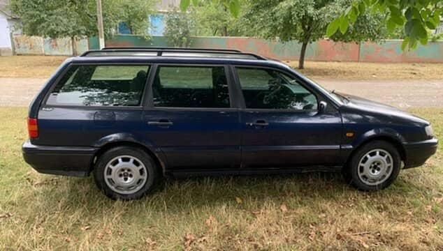 Фольксваген Пассат Вариант 1994 в Каменце-Подольском на Automoto.ua Синий Фольксваген Пассат Вариант, объемом двигателя 0 л и пробегом 279 тыс. км за 1000 $, фото 1 на Automoto.ua