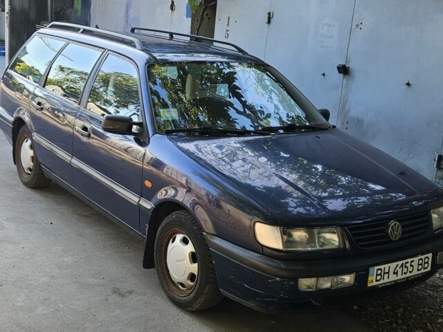 Синій Фольксваген Пассат Варіант, об'ємом двигуна 1.8 л та пробігом 400 тис. км за 1700 $, фото 1 на Automoto.ua