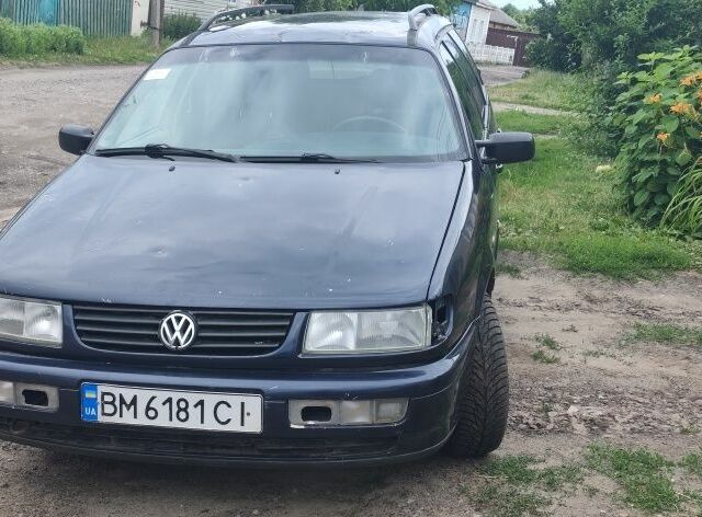 Синій Фольксваген Пассат Варіант, об'ємом двигуна 2 л та пробігом 500 тис. км за 1701 $, фото 1 на Automoto.ua