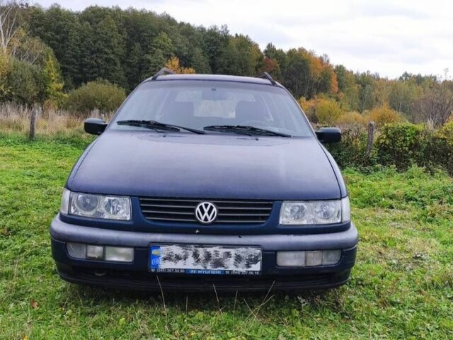 Синій Фольксваген Пассат Варіант, об'ємом двигуна 2 л та пробігом 396 тис. км за 994 $, фото 1 на Automoto.ua