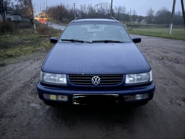 Синий Фольксваген Пассат Вариант, объемом двигателя 0 л и пробегом 315 тыс. км за 1300 $, фото 1 на Automoto.ua