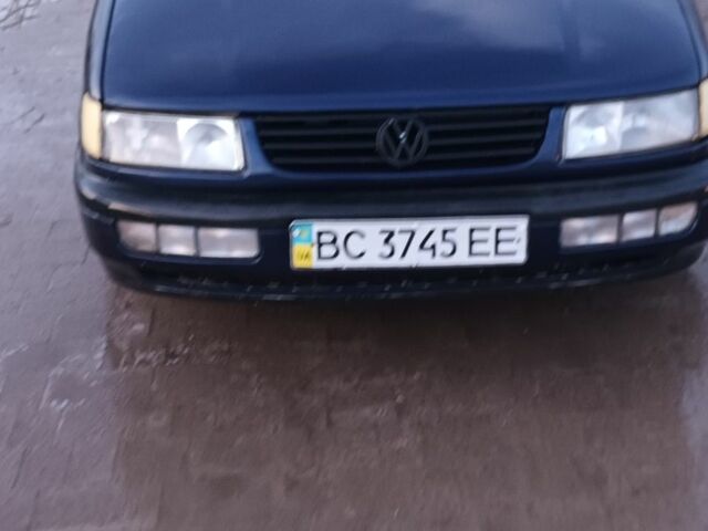 Синій Фольксваген Пассат Варіант, об'ємом двигуна 1.8 л та пробігом 300 тис. км за 1850 $, фото 1 на Automoto.ua