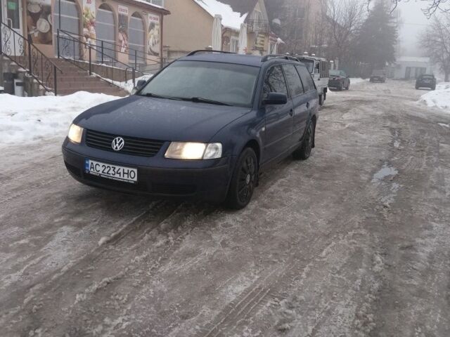 Синий Фольксваген Пассат Вариант, объемом двигателя 1.8 л и пробегом 367 тыс. км за 2950 $, фото 1 на Automoto.ua