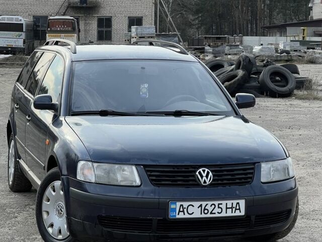 Синий Фольксваген Пассат Вариант, объемом двигателя 1.8 л и пробегом 300 тыс. км за 2500 $, фото 1 на Automoto.ua