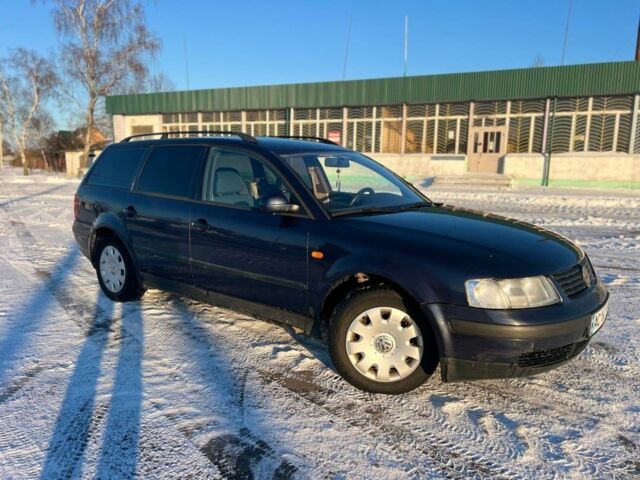 Синій Фольксваген Пассат Варіант, об'ємом двигуна 1.8 л та пробігом 300 тис. км за 2500 $, фото 1 на Automoto.ua