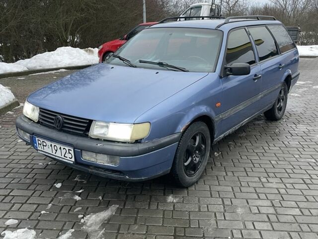 Синий Фольксваген Пассат Вариант, объемом двигателя 0 л и пробегом 200 тыс. км за 787 $, фото 1 на Automoto.ua