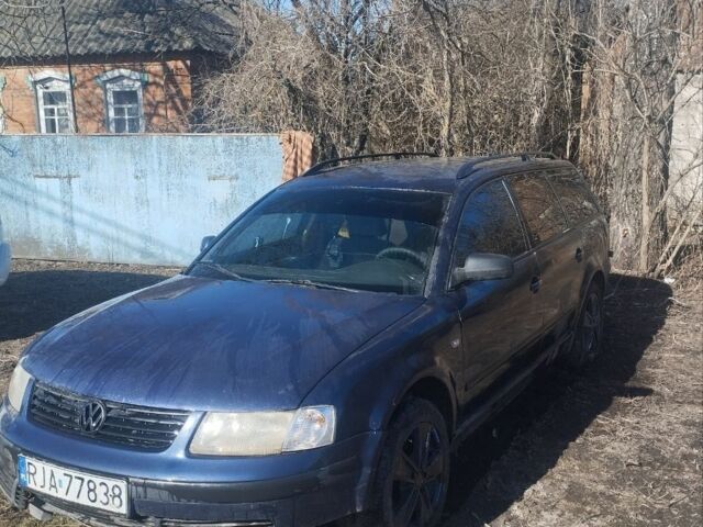 Синій Фольксваген Пассат Варіант, об'ємом двигуна 1 л та пробігом 400 тис. км за 677 $, фото 1 на Automoto.ua