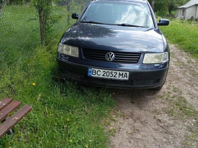 Синий Фольксваген Пассат Вариант, объемом двигателя 1.8 л и пробегом 341 тыс. км за 2750 $, фото 1 на Automoto.ua