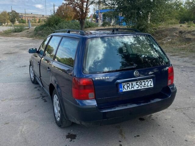 Синій Фольксваген Пассат Варіант, об'ємом двигуна 2 л та пробігом 380 тис. км за 2602 $, фото 1 на Automoto.ua