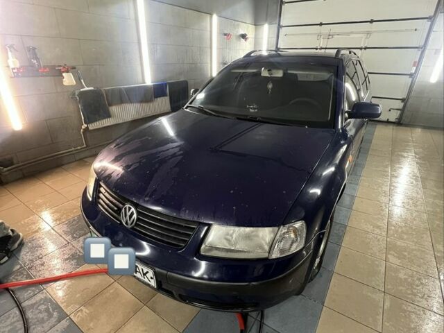 Синий Фольксваген Пассат Вариант, объемом двигателя 1.6 л и пробегом 345 тыс. км за 2680 $, фото 1 на Automoto.ua