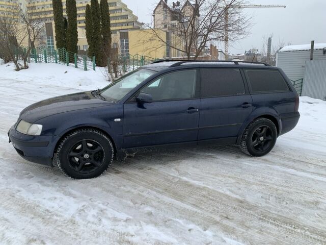 Синий Фольксваген Пассат Вариант, объемом двигателя 1.8 л и пробегом 450 тыс. км за 2450 $, фото 1 на Automoto.ua