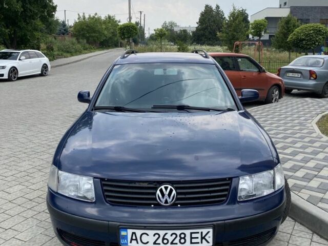 Синий Фольксваген Пассат Вариант, объемом двигателя 1.6 л и пробегом 320 тыс. км за 3150 $, фото 1 на Automoto.ua