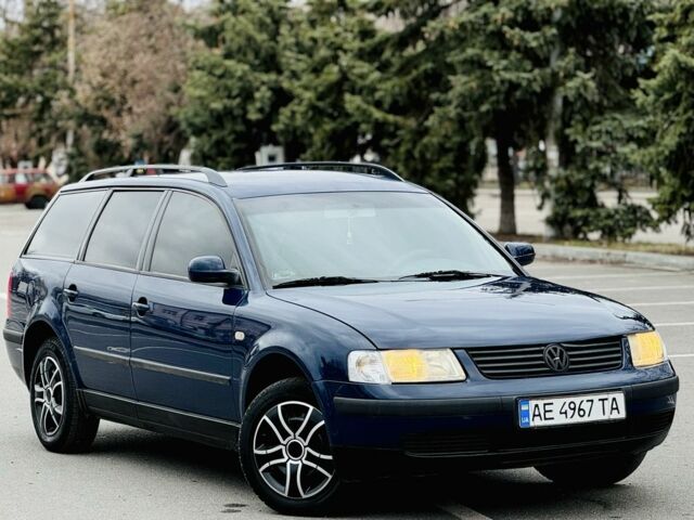 Синій Фольксваген Пассат Варіант, об'ємом двигуна 1.6 л та пробігом 200 тис. км за 3999 $, фото 1 на Automoto.ua