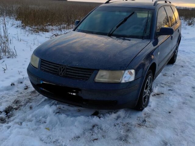 Синій Фольксваген Пассат Варіант, об'ємом двигуна 1.6 л та пробігом 361 тис. км за 3000 $, фото 1 на Automoto.ua