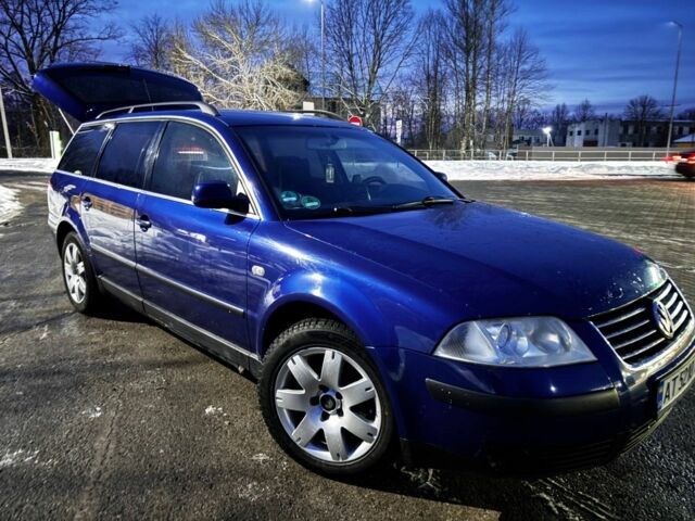 Синий Фольксваген Пассат Вариант, объемом двигателя 1.6 л и пробегом 262 тыс. км за 4300 $, фото 1 на Automoto.ua