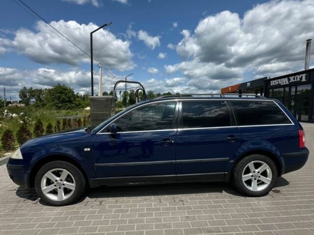 Синий Фольксваген Пассат Вариант, объемом двигателя 1.6 л и пробегом 300 тыс. км за 3800 $, фото 1 на Automoto.ua