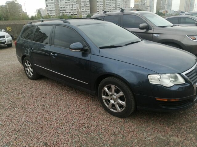 Фольксваген Пассат Вариант 2003 в Киеве на Automoto.ua Синий Фольксваген Пассат Вариант, объемом двигателя 0 л и пробегом 259 тыс. км за 6000 $, фото 1 на Automoto.ua