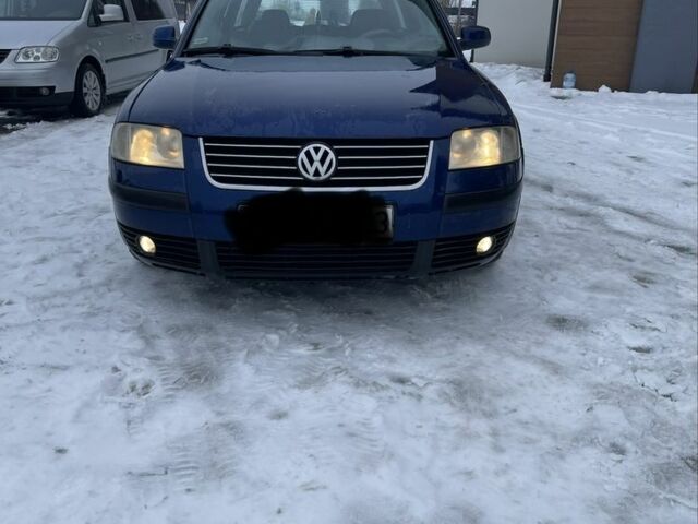 Синий Фольксваген Пассат Вариант, объемом двигателя 1.9 л и пробегом 300 тыс. км за 1500 $, фото 1 на Automoto.ua