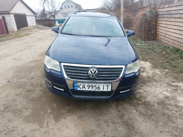 Синій Фольксваген Пассат Варіант, об'ємом двигуна 1.6 л та пробігом 280 тис. км за 4900 $, фото 1 на Automoto.ua