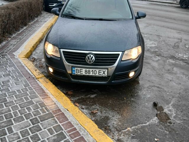 Синій Фольксваген Пассат Варіант, об'ємом двигуна 2 л та пробігом 295 тис. км за 4499 $, фото 1 на Automoto.ua